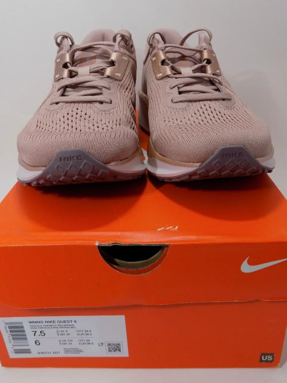 Nike Quest 6 Women's Shoe- Size 7.5